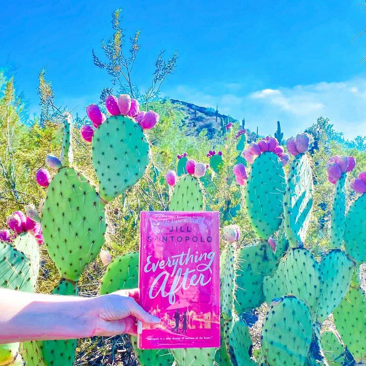 From 🌵 Phoenix, Arizona🌵 to the world, take a look at today's #GoodreadsWithAView! 📸 : readingwithbeans on Instagram 📚 :