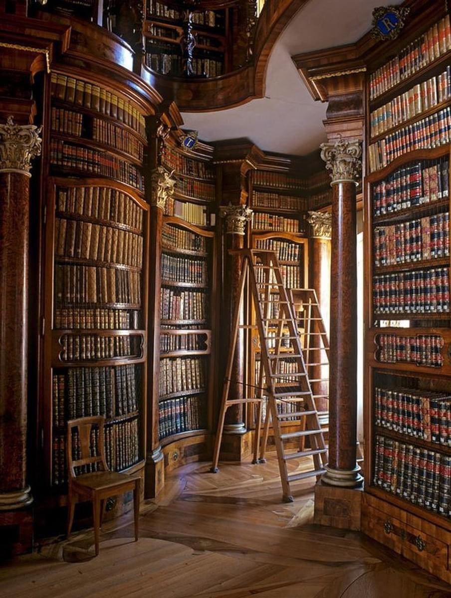 Custom library in Private house in UK