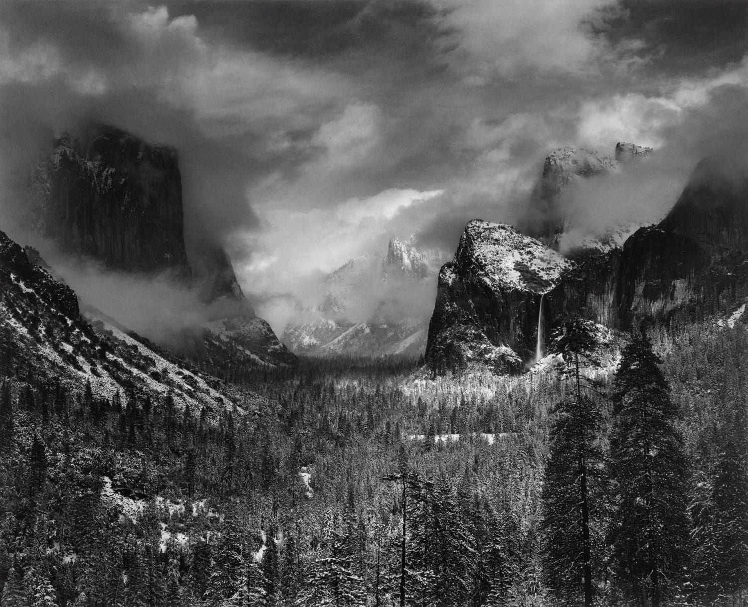 “Not seeing everything at once entices the imagination; an undefined horizon invites us to possibilities of the views beyond.” On Yosemite National Park's 130th anniversary, rock climber @conrad_anker reflects on photos in our collection: https://t.co/ZQ4Xc87nAg 📸 Ansel Adams