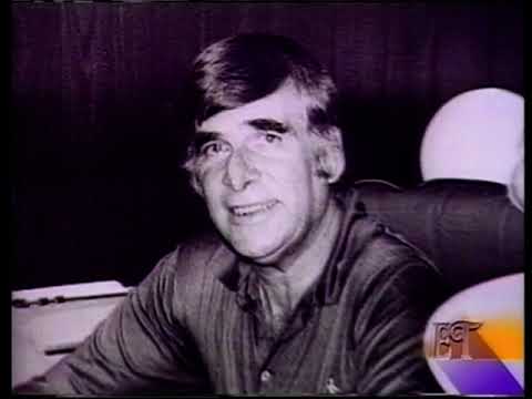 (1991) 30 years ago last Wednesday (October 27), we lost one of the greatest scifi writers of all time, Gene Roddenberry - who created Star Trek. Here is an Entertainment Tonight report on his death - RIP Gene #LLAP
