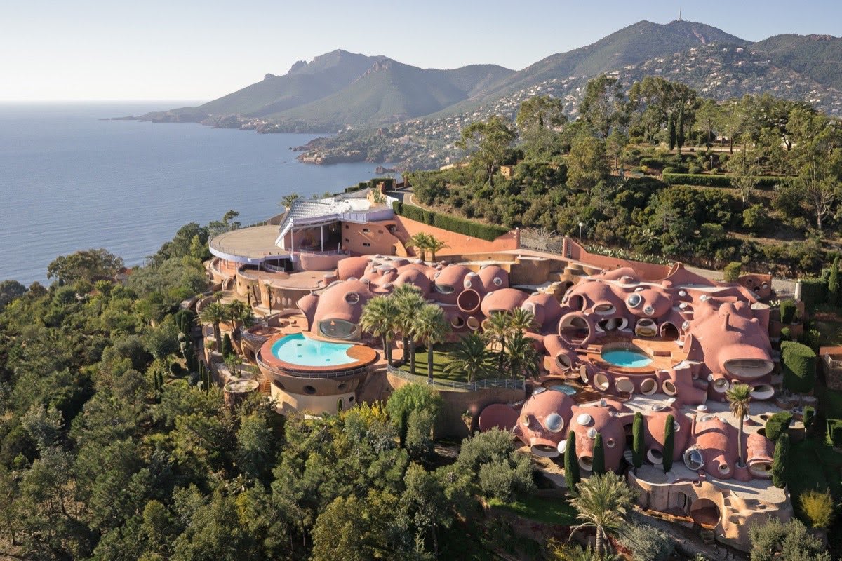 Pierre Cardin’s Palais Bulles (Bubble Palace), in Cannes, France. Designed by Antti Lovag.