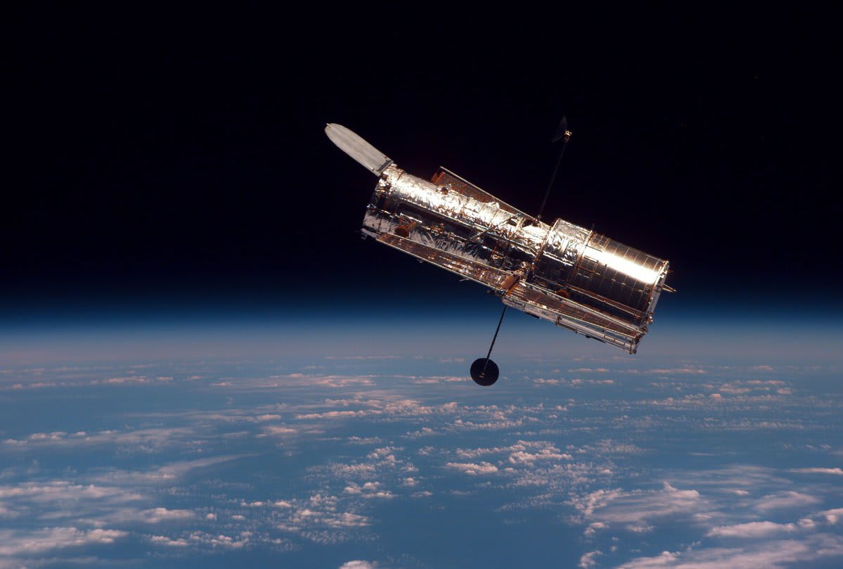 It's the 30th anniversary of the launch of one of humanity's most amazing creations, the Hubble Space Telescope. Congrats to all of the teams responsible for its design, launch, and science, we're all the better for it. A collection of 10 of my fave Hubble images below.
