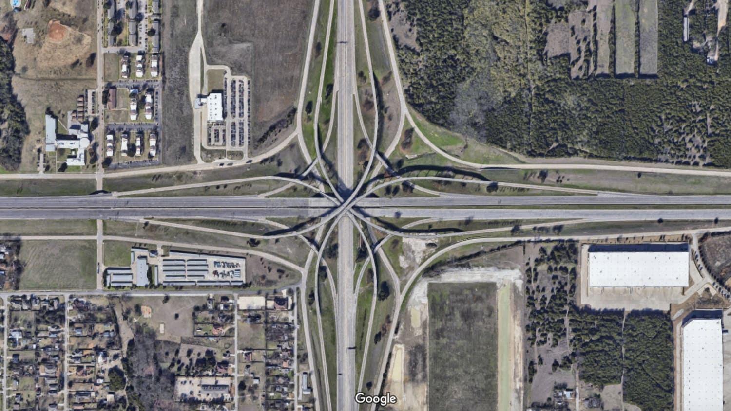 The symmetry of the interchange between Interstates 20 and 35E in Dallas