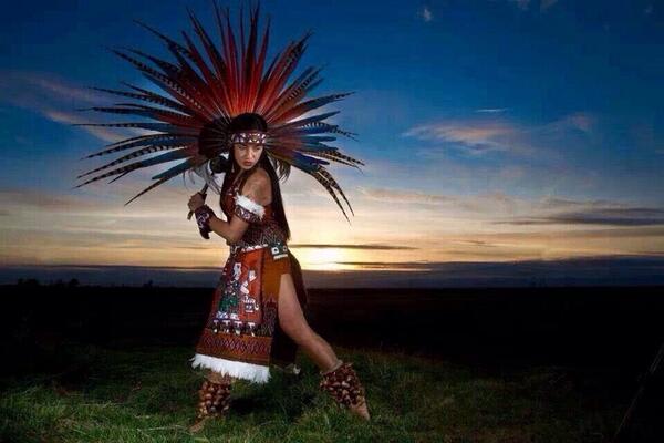 Náhuatl: 'mitotiqui' es danzante, e 'itotia' es bailar ¡Buenos días! http://t.co/95TH4VobzQ