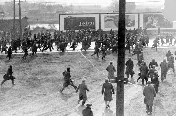 OtD 7 Mar 1932, at Ford Hunger March in Detroit police & @Ford security guards kill 4 unemployed workers & injure 60