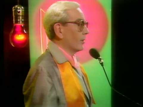 Robert Ashley - Perfect Lives (1983) Avantgarde Television Opera in seven acts described as consisting of "digressions about the US landscape and American lives"