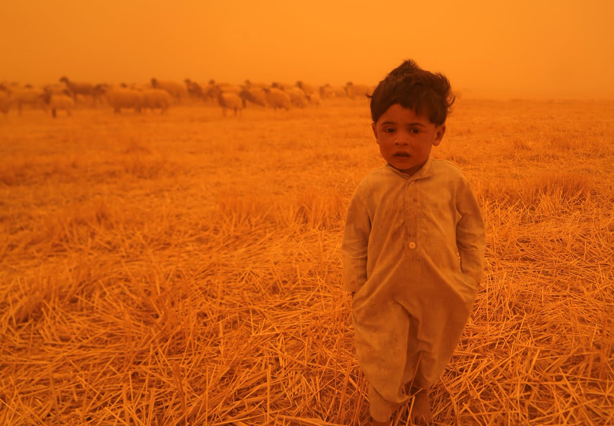Sandstorms Sweep Across Parts of the Middle East - 16 photos from Iraq and Kuwait, two of many countries in the region being engulfed by an unusually high number of intense sandstorms this year.
