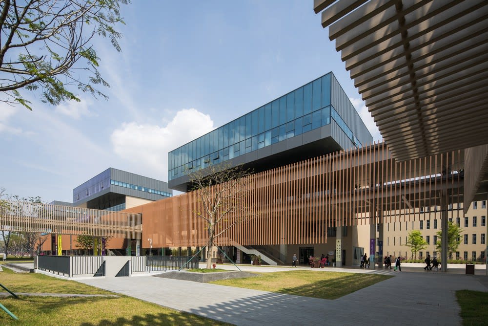 Chinese University of Hong Kong campus in Shenzhen - designed by Rocco Design Architects Associates https://t.co/50Dq8zznPi ChineseUniversityBuilding of HongKongUniversity ShenzhenCampus ShenzhenBuildingComplex Rocco Design Architects Associates Ltd