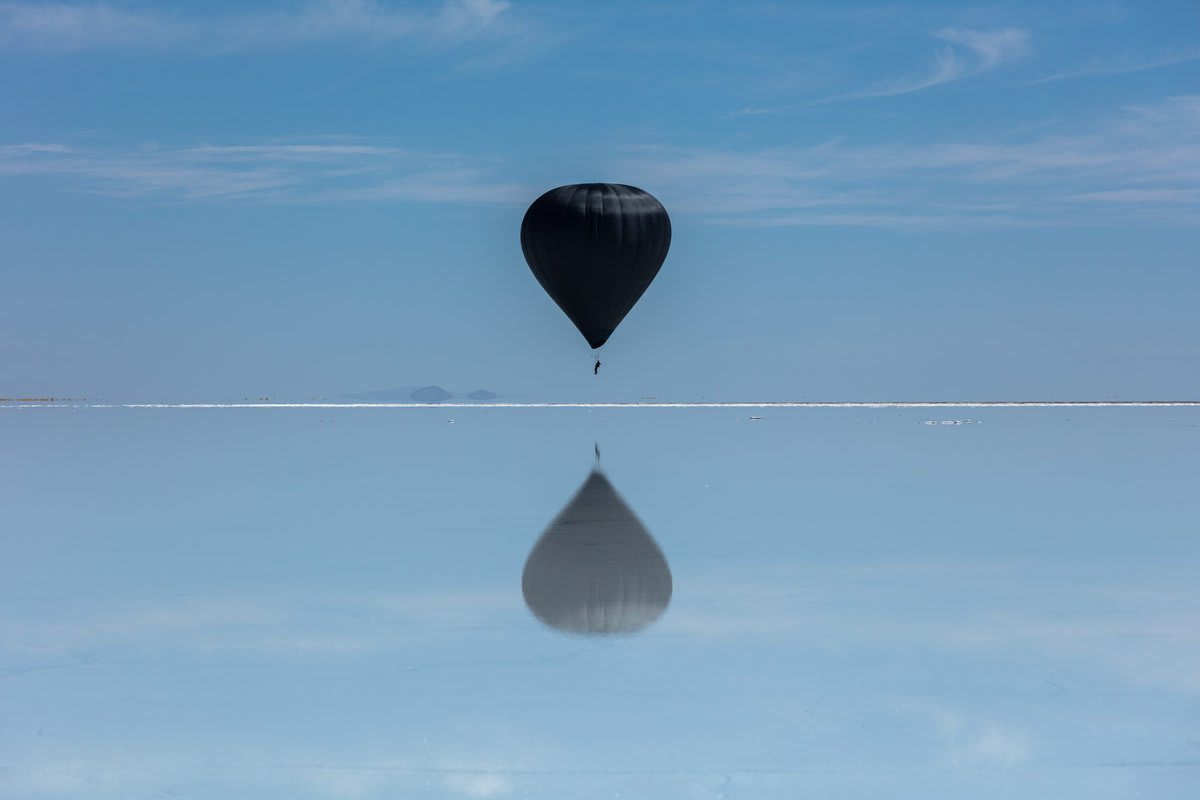 Where is this balloon heading? What fuels its flight? This is TomásSaraceno's Fly with Aerocene Pacha (2020) which united environmentalism & indigenous rights in Argentina. Learn more in tomorrow's VirtualStudioVisit with Saraceno on MOCA's YouTube! Airing at 10am PST☁️