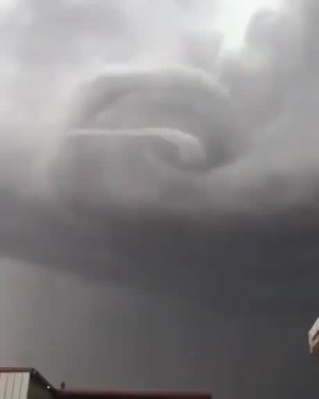 A frightening tornado forming