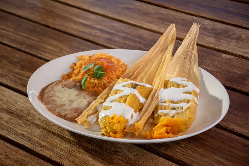 Get a closer look at @CasaChristyVega's signature tamales served at @therealcasavega in LA!