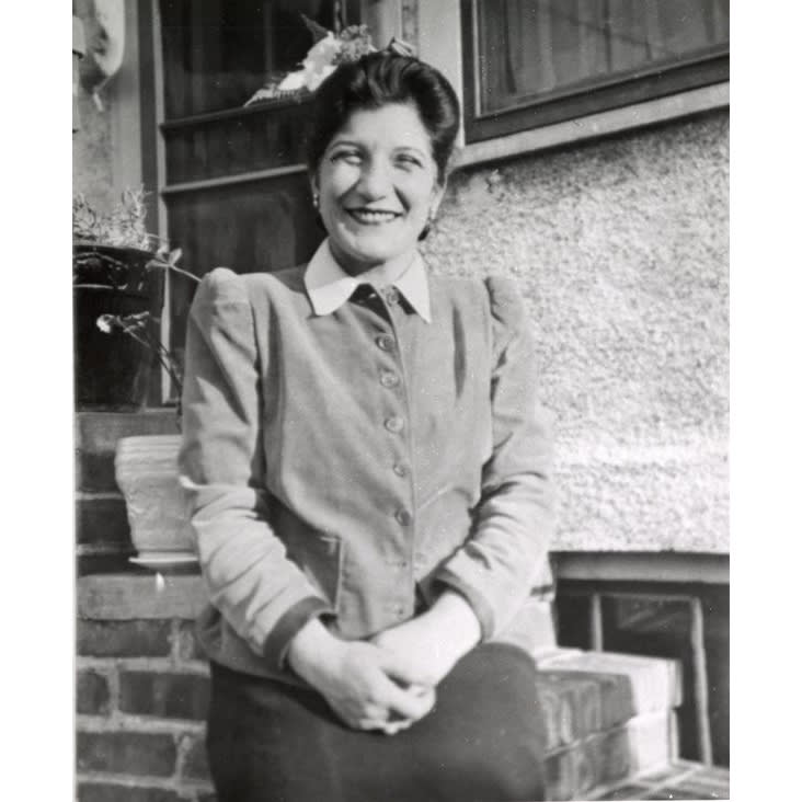 OtD 14 Feb 1898 Angela Bambace, revolutionary garment worker was born in Santos, Brazil. She moved to NYC, went to @iww meetings, organised a dressmakers strike in 1919 and organised with the ILGWU until her retirement aged 74