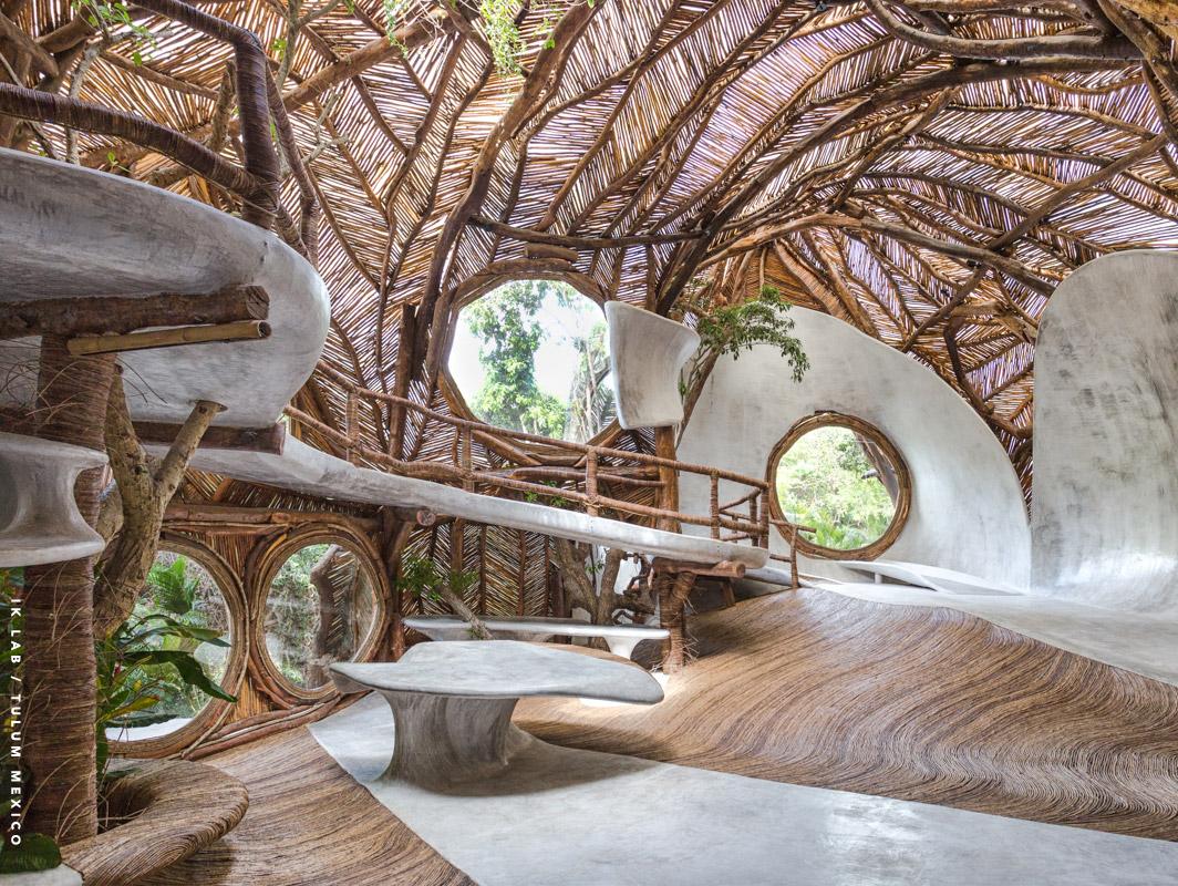 Gasp! I want to go to there ❤️ This is an ARTGALLERY that looks/feels more like a magical treehouse. Oh, and it's in Tulum Mexico no less - and also the brainchild of Peggy Guggenheim's great grandson. What? Yep. More about @IkLabTulum on the site today: