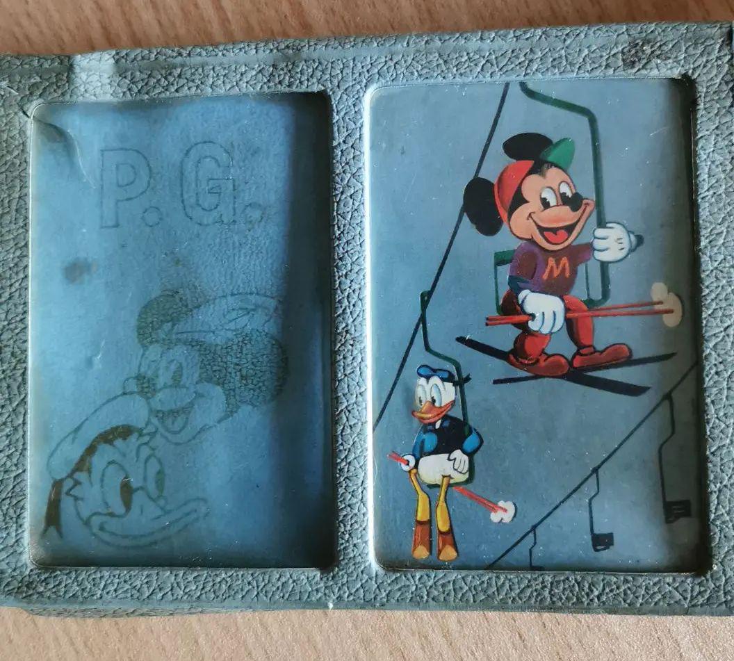 Vintage Nintendo Disney playing cards, Donald and Mickey going skiing.