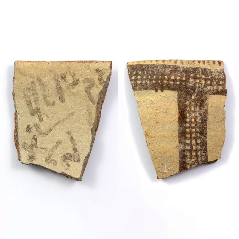 This 3,450 year old pottery shard holds the oldest alphabetic inscription from Southern Levant - 450 years after the first alphabetic symbols appeared in Egypt around 3,900 years ago. https://t.co/IpBlkDQp26 📷 : J. Dye/Austrian Academy of Sciences/Antiquity Publications Ltd