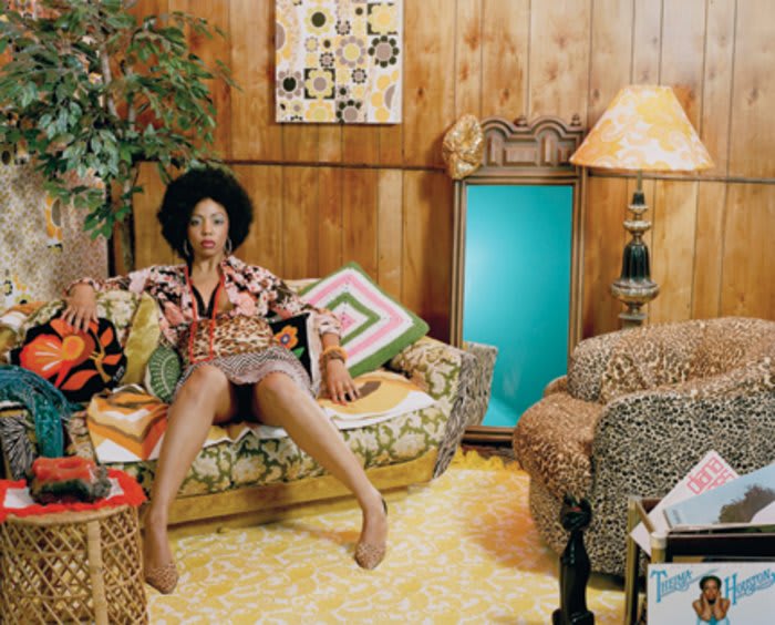 In her ‘Odalisque’ series, @MickaleneThomas channels ‘70s pop culture to create erotically charged, large-scale photographs of powerful & confident African American women. WomensHistoryMonth 📷 Mickalene Thomas, ‘Lovely Six Foota’ (2007): https://t.co/olM5I1jEnM (via