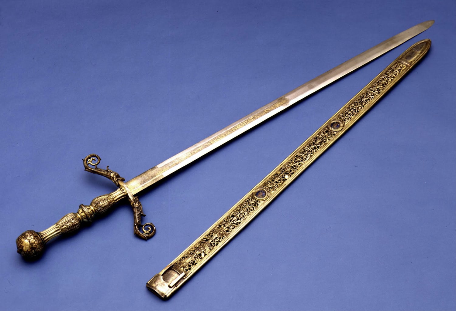 The sword given by Pope Innocent VIII to Íñigo López de Mendoza, 1486.