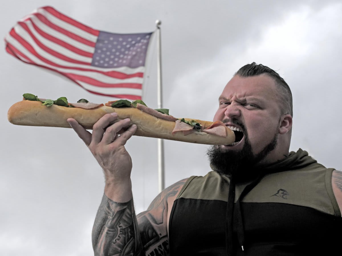 Strongman @eddiehallWSM is visiting gourmet hot spots across America, aiming to conquer some of the BIGGEST eating challenges the US has to offer. Don't miss the premiere of EddieEatsAmerica TONIGHT @ 10|9c!