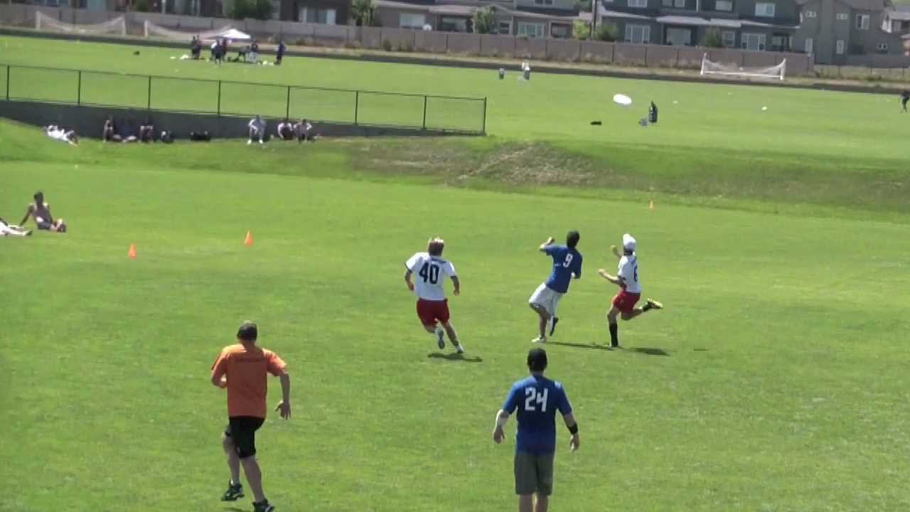 Huge Ultimate Frisbee Collision