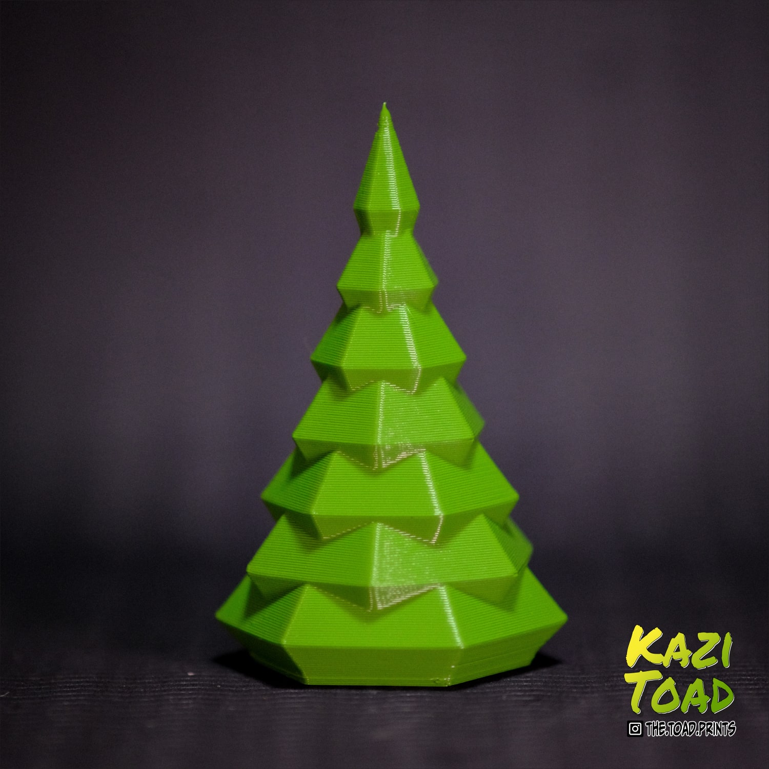 Vase mode Christmas Tree, prints in 25 min for your last minute holiday decorations :)