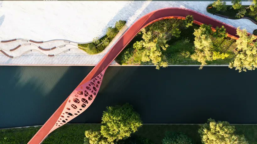 SPARK notes that it abstracted the form of a diatom into two- and three-dimensional objects that animate the minhang riverfront embankment.