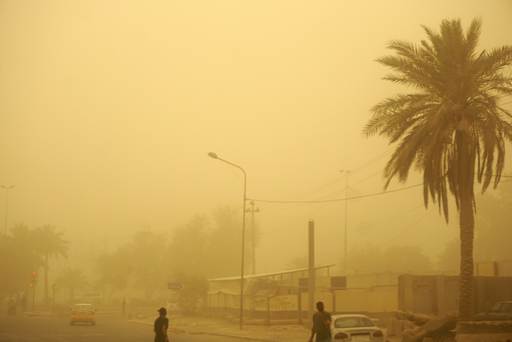 Sandstorm forces closure of Iraqi airports, public buildings. AFP @SabahAfp  Ali Najafi