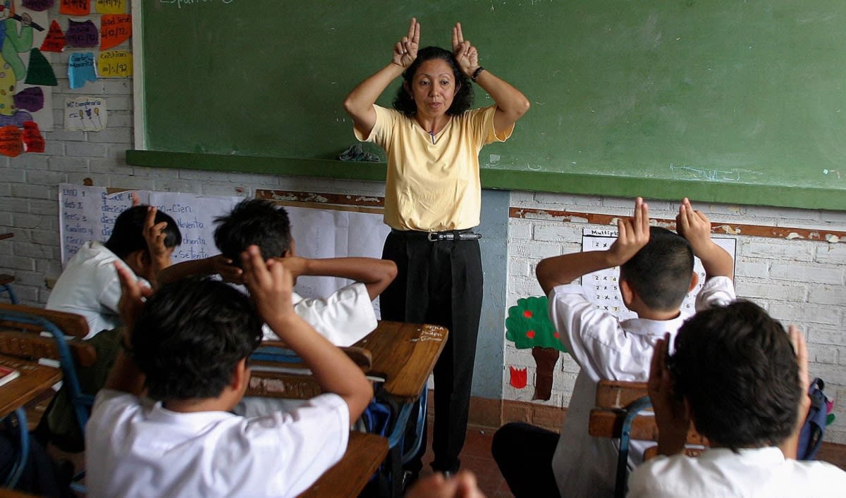 TIL that in the 1980s deaf children in Nicaragua invented a new language (the Nicaraguan Sign Language) to communicate since they struggled to learn Spanish, with teacher unable to understand it until 1986, when US linguist Judy Kegl first analyzed the new grammar and vocabulary.