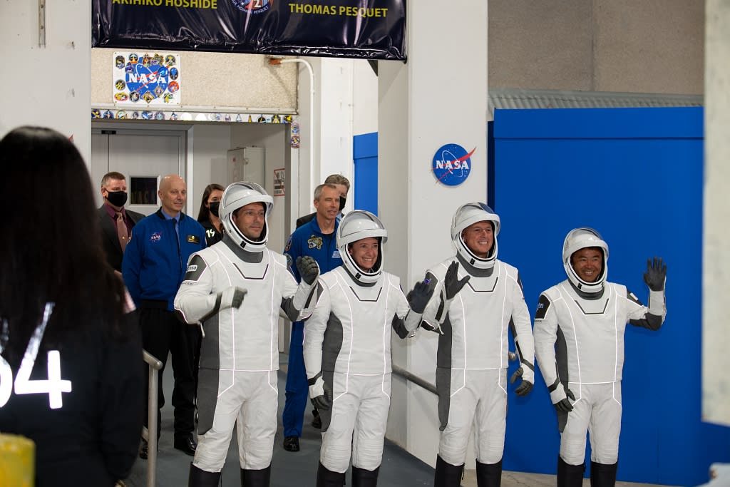Also on board the @SpaceX Crew Dragon with @Thom_astro launched OTD 23 April 2021 were NASA's @Astro_Megan & @astro_kimbrough and @JAXA_en astronaut @Aki_Hoshide https://t.co/BzrbHjwSA1