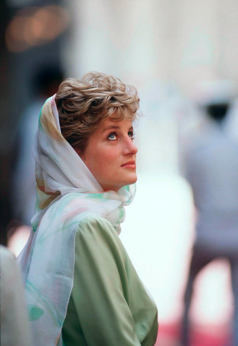 27 Times Diana, Princess of Wales was the ultimate summer beauty muse