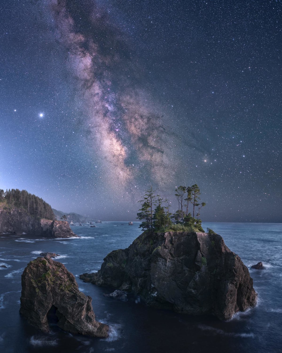The Milky Way rising over the Oregon coast ||