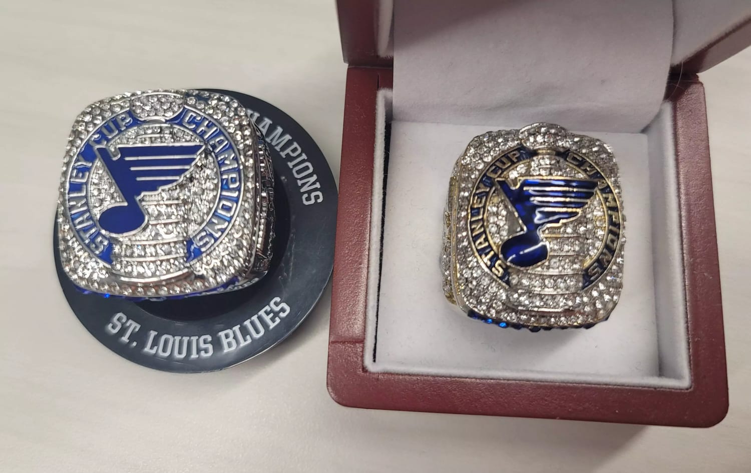 Blues Stanley Cup ring SGA (left) vs DHGate replica (right)