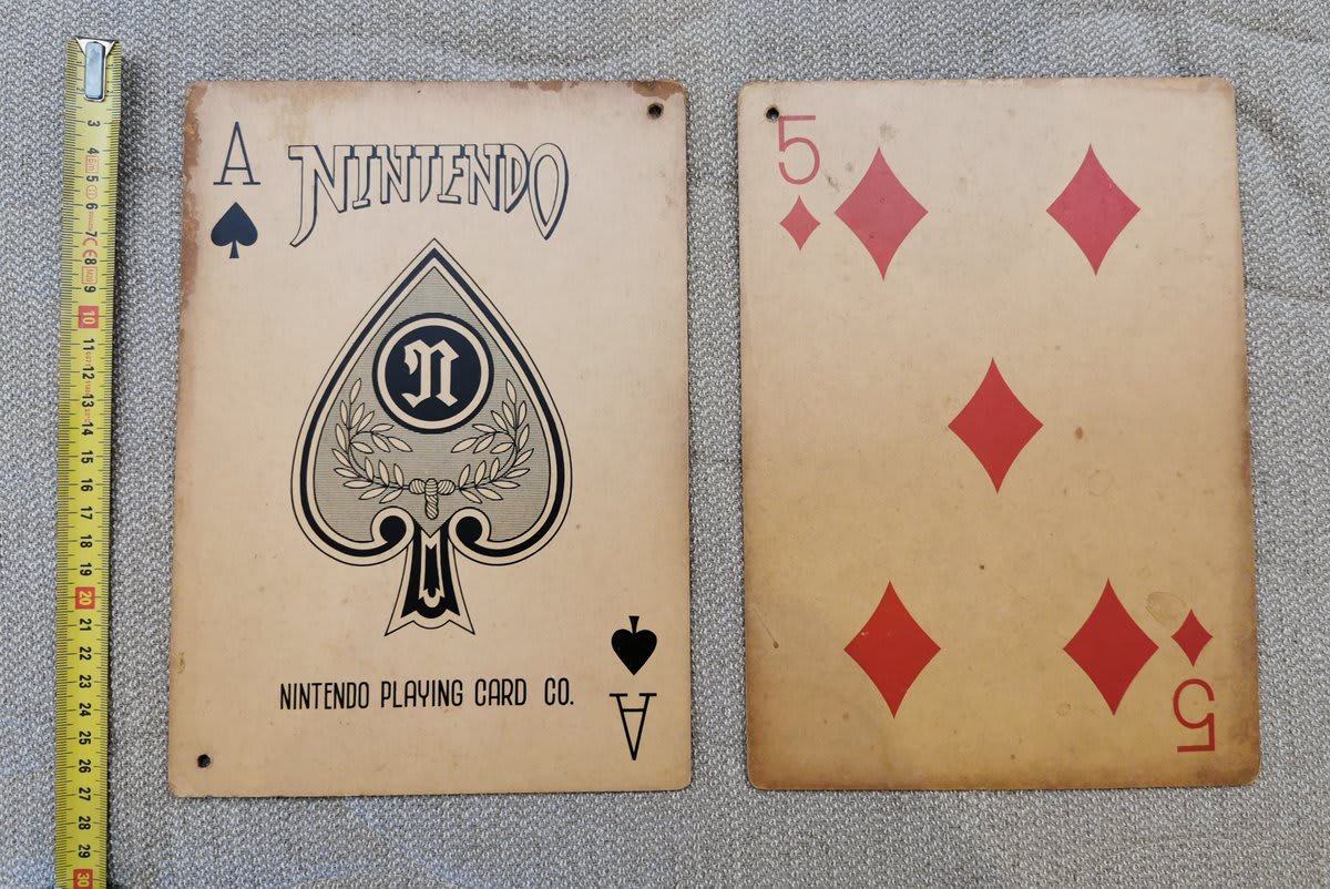 Point of sale advertising, big Nintendo playing cards, 26 by 18 centimeters (1950s)