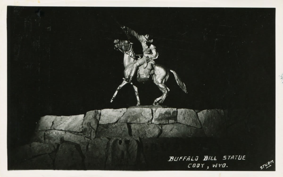 buffalo-bill-statue-cody-wyoming_8658954379_o