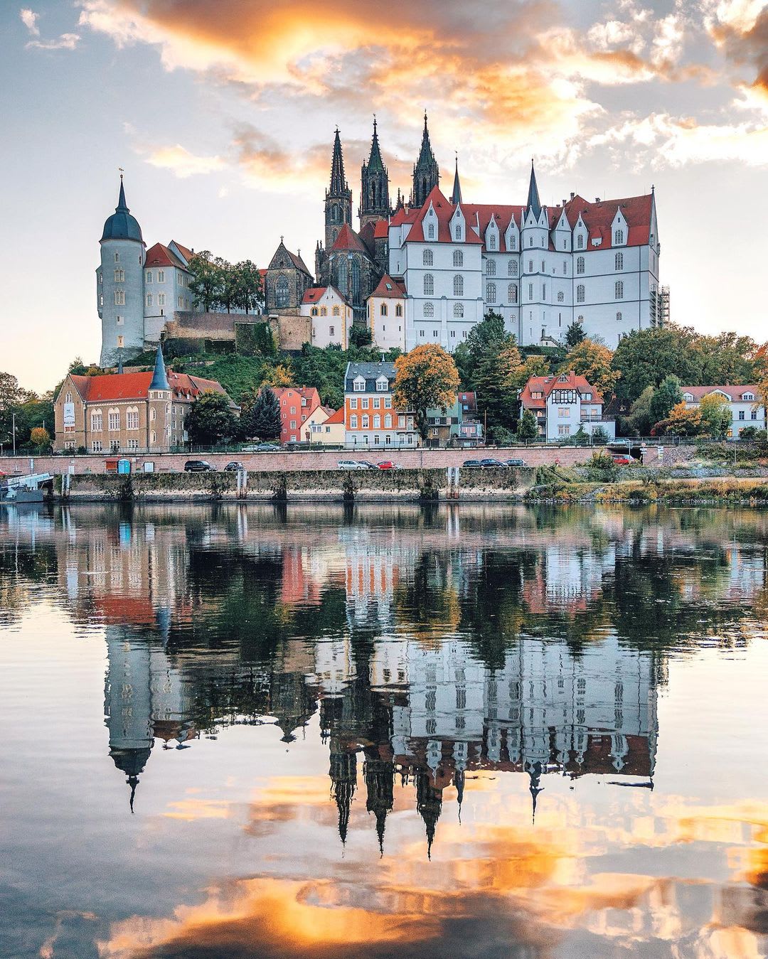 Albrechtsburg, a 15th century Late Gothic and early Renaissance castle on a hill above the river Elbe flowing through the town of Meissen, Saxony, Germany.