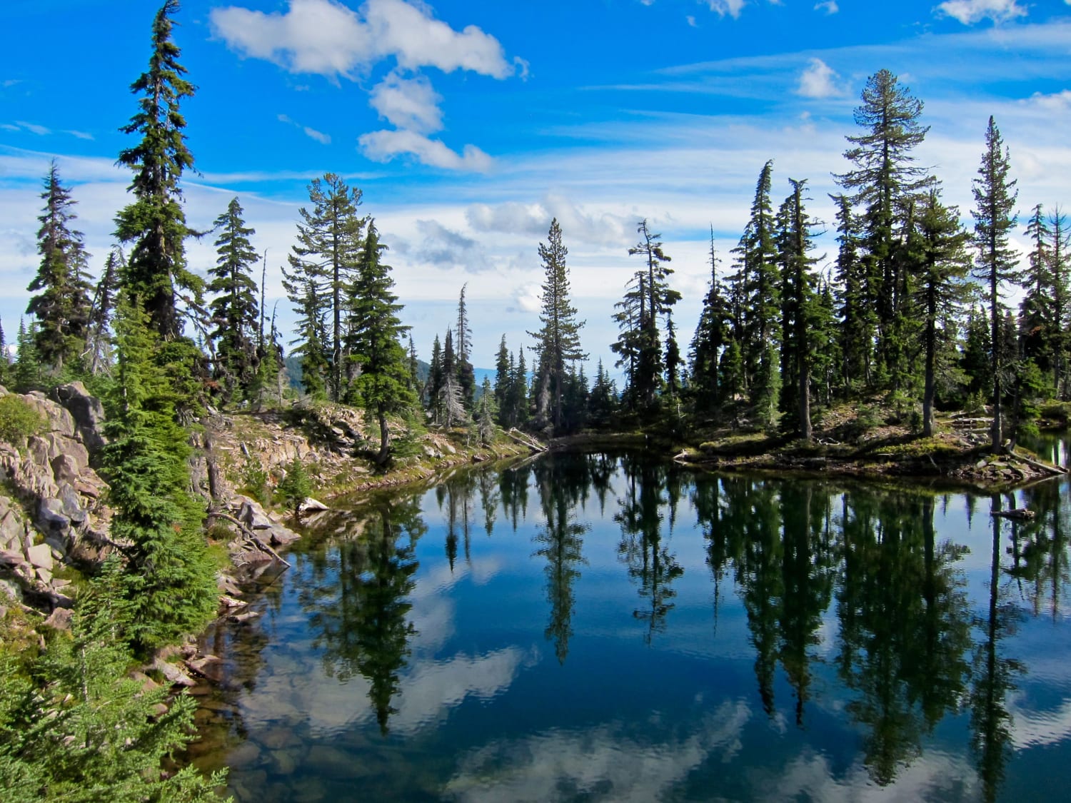 Unnamed Lake, Snow Lakes Trail - Sky Lakes Wilderness, Oregon (see comment)