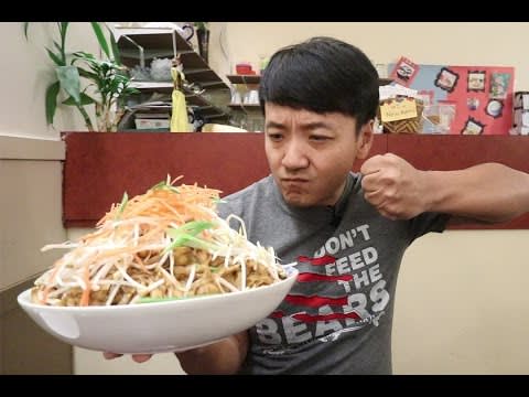 The MASSIVE Pad Thai Noodle Challenge!