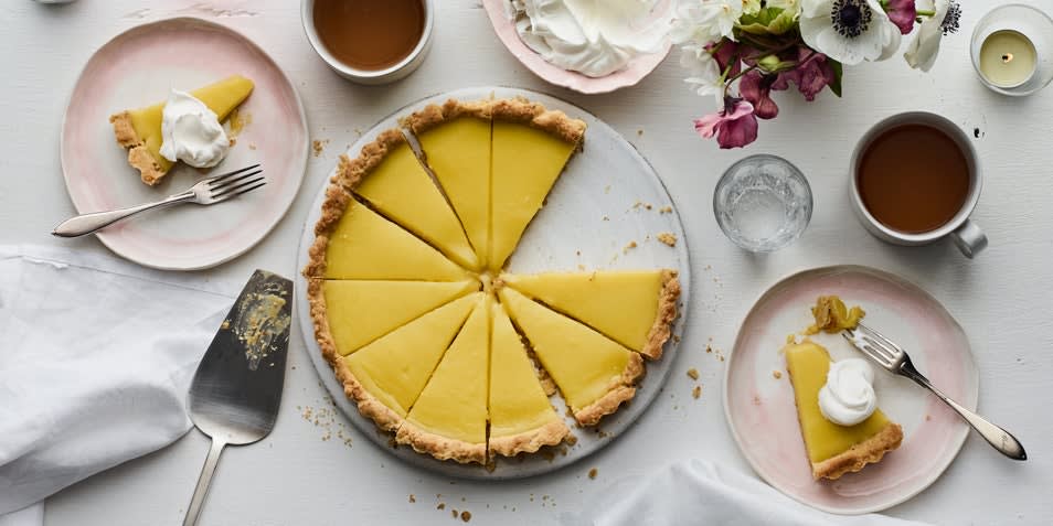 Looking for an impressive dessert? Try this lemon curd tart with olive oil.