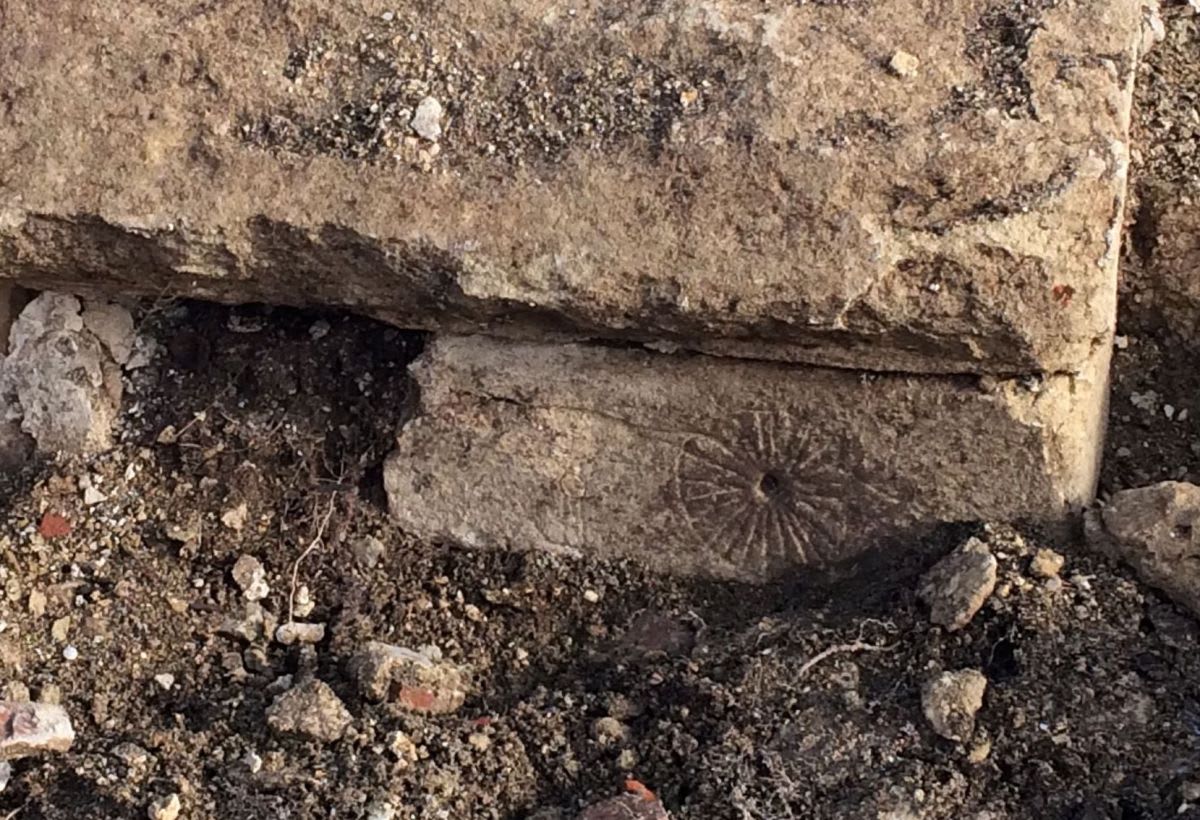 Witch-repellent graffiti discovered in ruins of medieval UK church