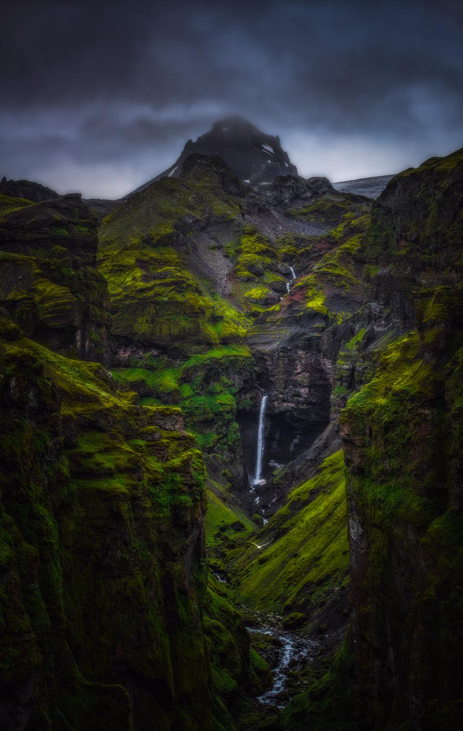 Fairytale Canyon in Iceland @globetrottingtimo