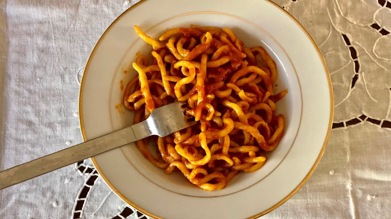 Pasta Grannies share 93 year old Peppa's recipe for pici all'aglione