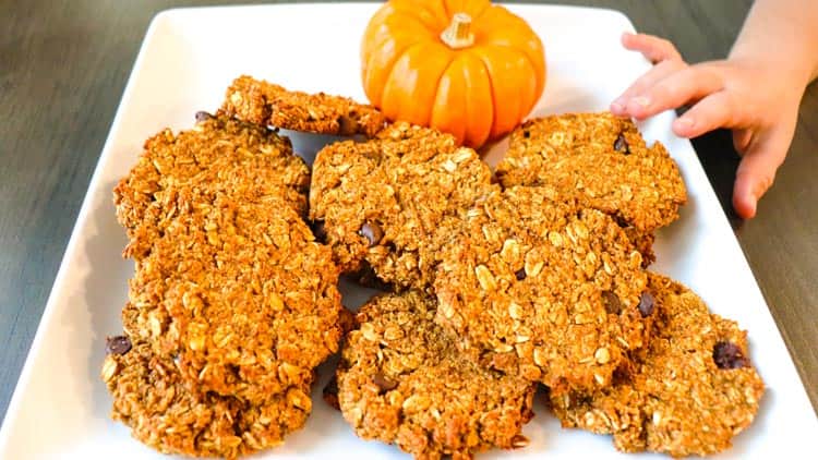 These pumpkin oatmeal cookies will curb your cravings for pumpkin pie and is a great on-the-go healthy breakfast, snack, or dessert!