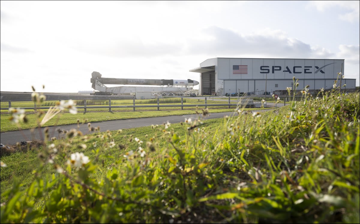 The @SpaceX Falcon 9 and Crew Dragon spacecraft for the Crew4 mission was rolled out at Launch Complex 39A this morning. More :