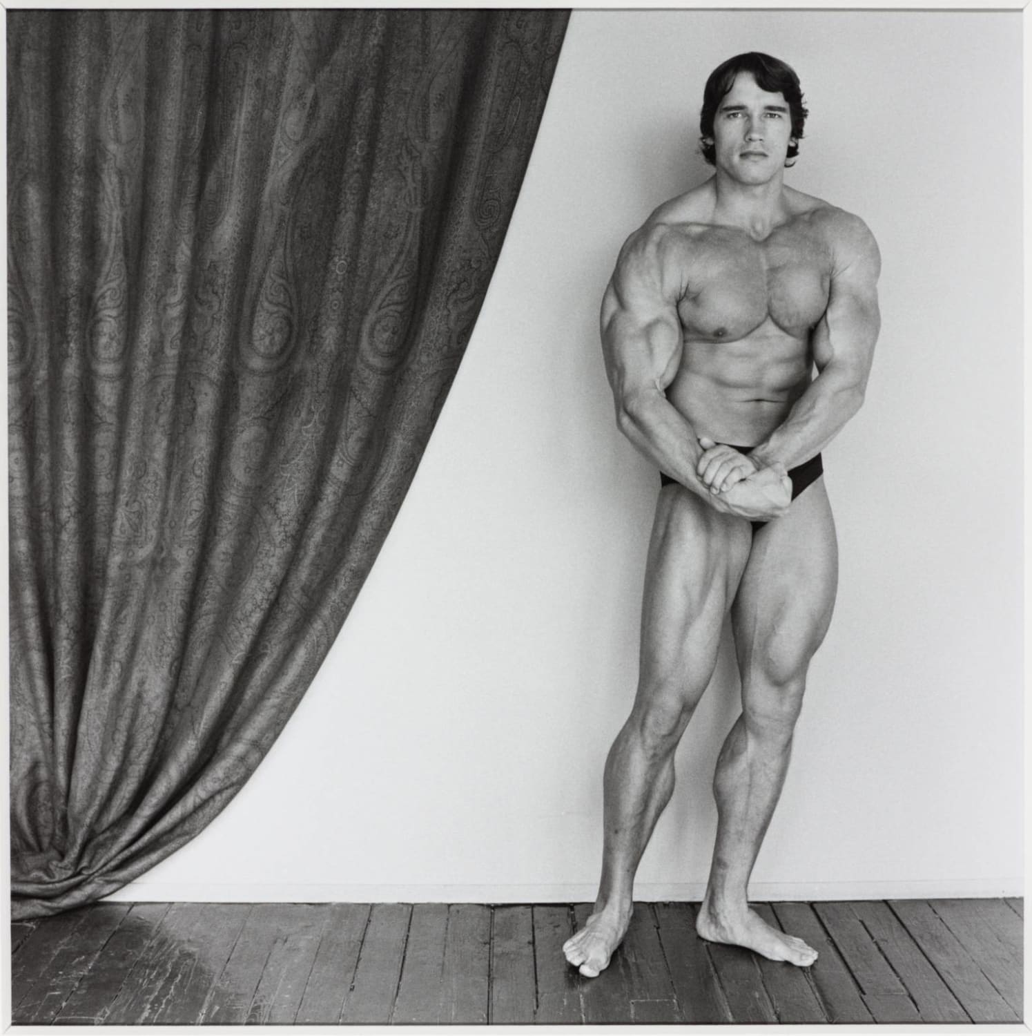📸 In 1976 photographer Robert Mapplethorpe took this photo of bodybuilder & budding actor Arnold Schwarzenegger. Pictured here aged 29, he turns 72 today. Happy birthday