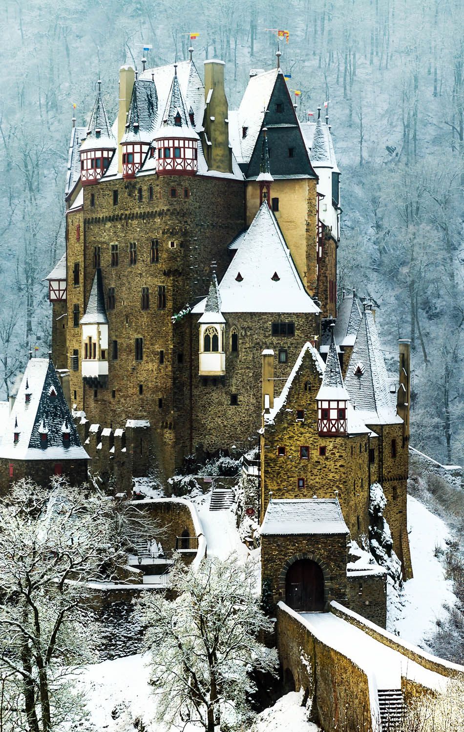 The 20 Most Stunning Fairytale Castles in Winter – Page 11