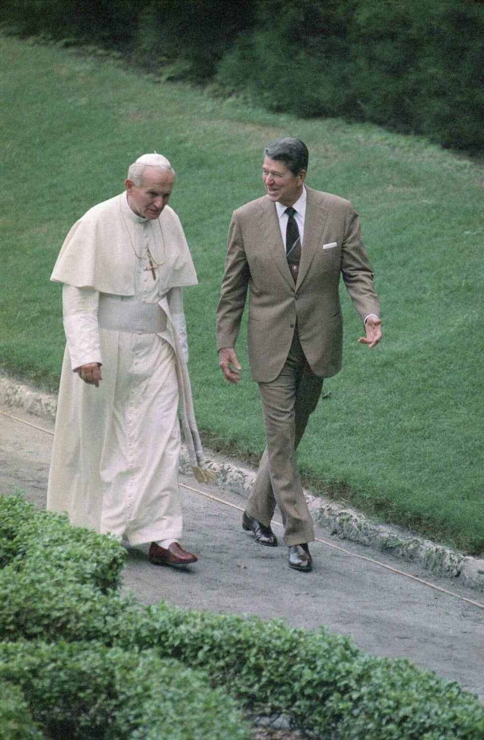 Pope John Paul II and Ronald Reagan in park in Miami, 10th September 1987