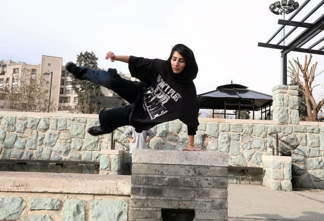 Iranian girl practicing parkour in Tehran