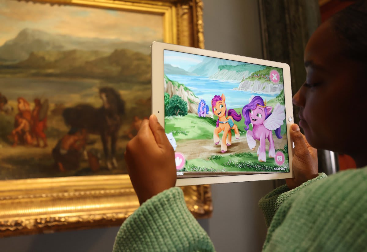Gallop your way into the Gallery and transform some of our paintings into @MyLittlePony portraits with a new augmented reality Pony Trail! You've got until 1 November to see these special portraits. Just scan the QR code in the Sainsbury Wing when you arrive to start the trail.