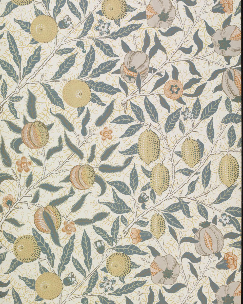 When life gives you lemons.... 🍋 This fresh print by William Morris of lemons, oranges and pomegranates brings a zesty start to a Monday morning. Learn more about Morris' magnificent works here: