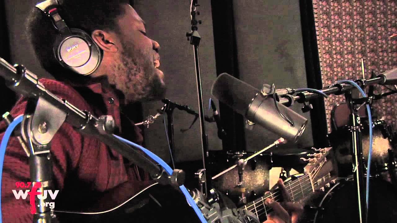 Michael Kiwanuka - "I Don't Know" (Live at WFUV)