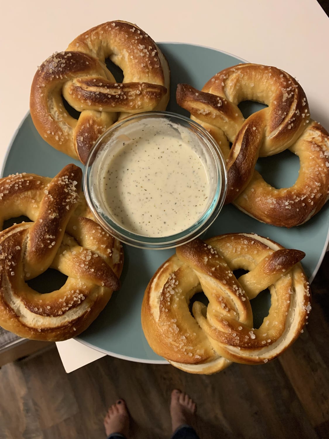 [homemade] soft pretzels